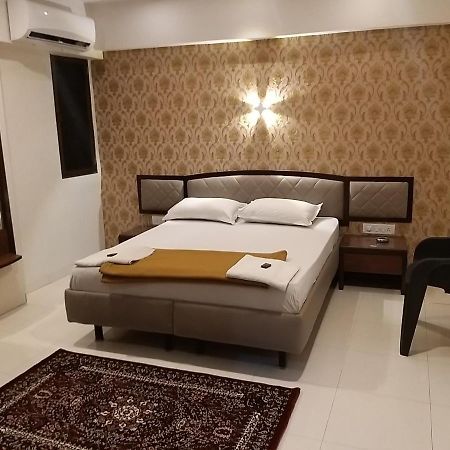 Hotel Ashoka Mire Экстерьер фото