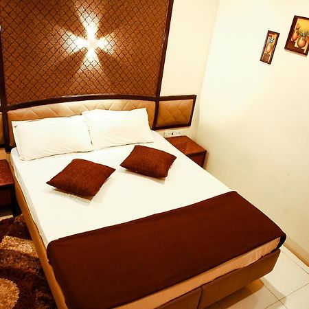 Hotel Ashoka Mire Экстерьер фото